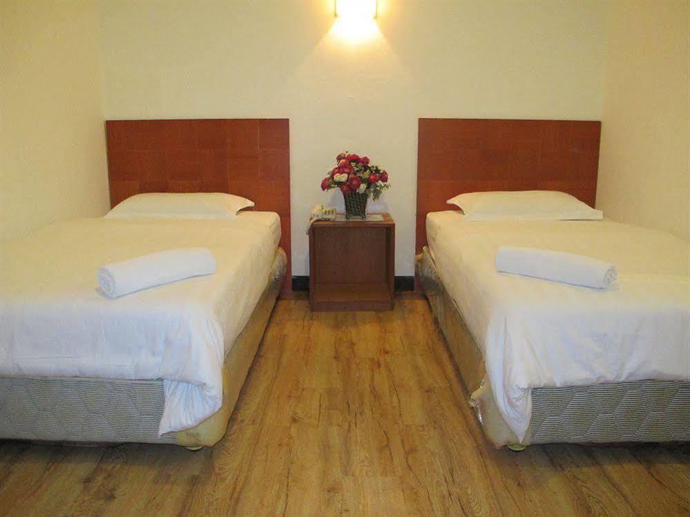 Switz Paradise Hotel - 5 Minute Walk To Centre Point And 10 Minute Walk To Waterfront- Kota Kinabalu Exteriér fotografie